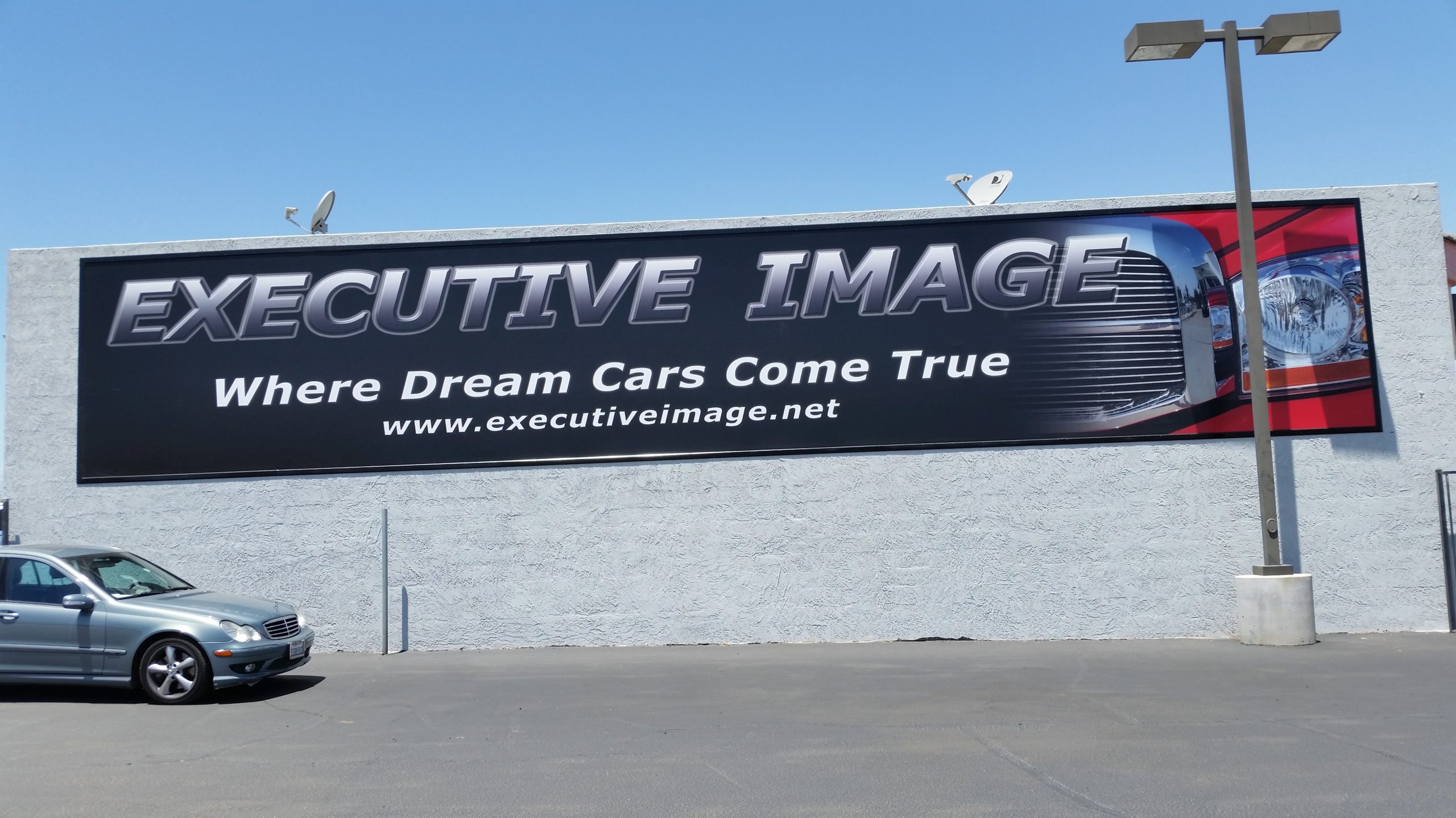 The Car Dealership Opportunity for Sign and Print Shops